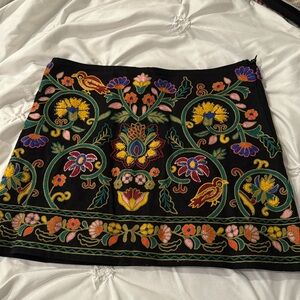 Zara embroidered skirt size xs